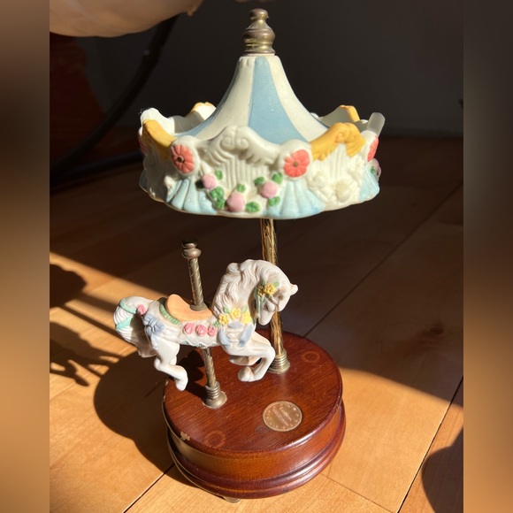 Vintage Carousel Collection - Picture 2 of 9